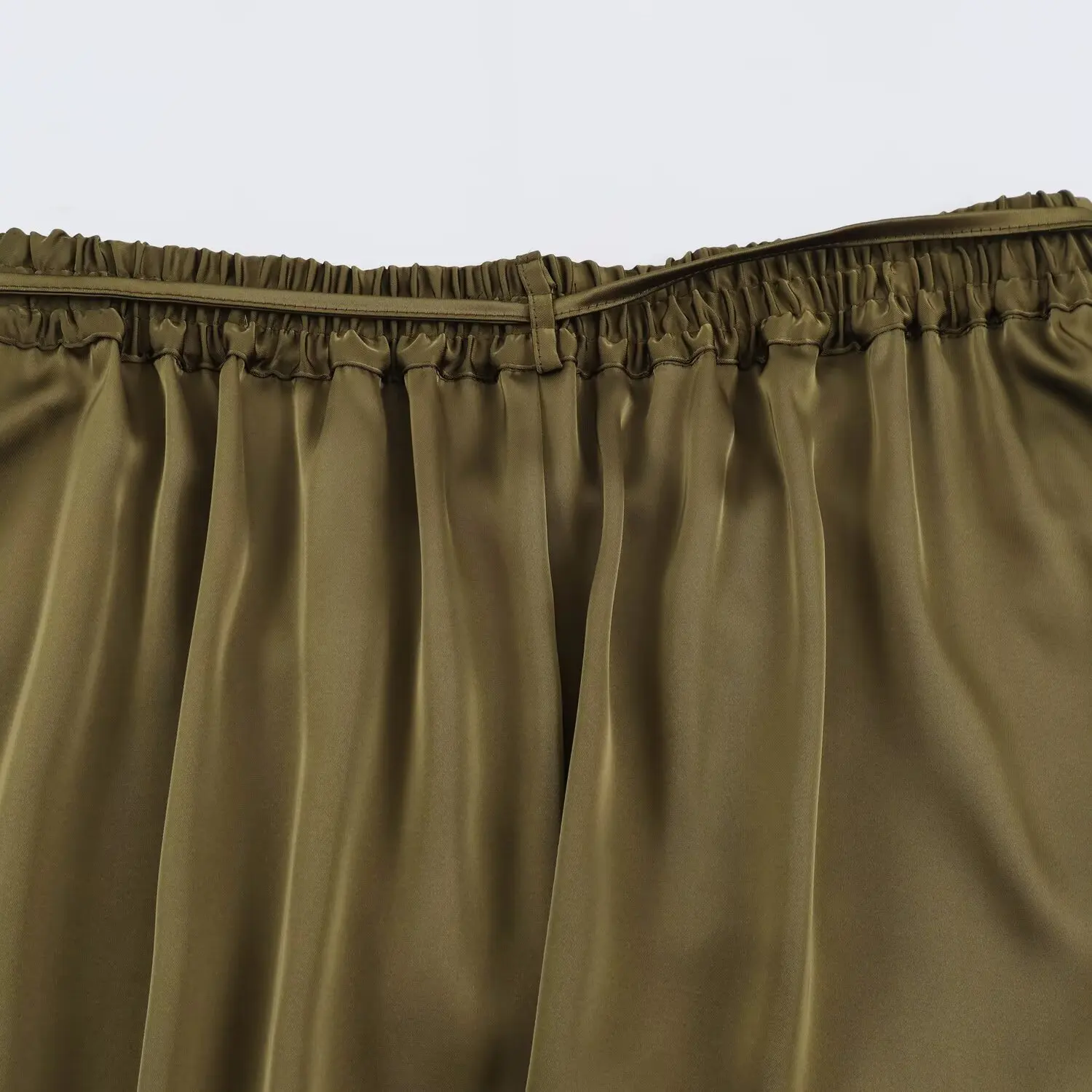 BSAY 2026 Neues Minimalistisches Satin-Zweiteiler-Set mit Drapierter Kragenpartie, Ärmellosem Oberteil mit Schulterknöpfen und Tailliertem Midi-Rock für Damen – Detail 19