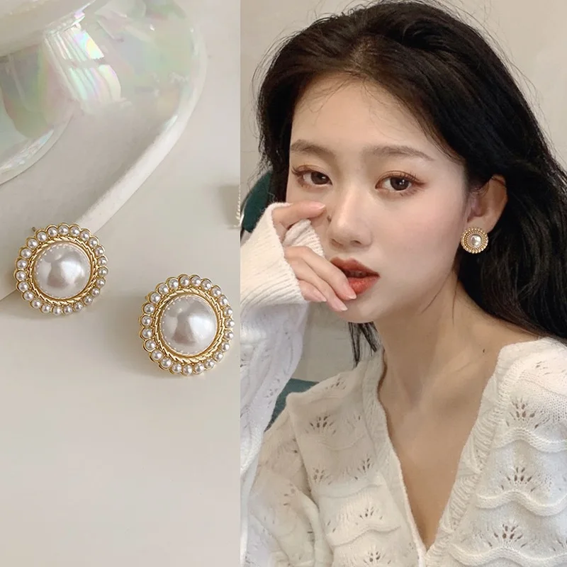 Luxury quality jewelry CC Style Pearl Earrings Vintage Earrings Wholesale modern women's earrings 2024