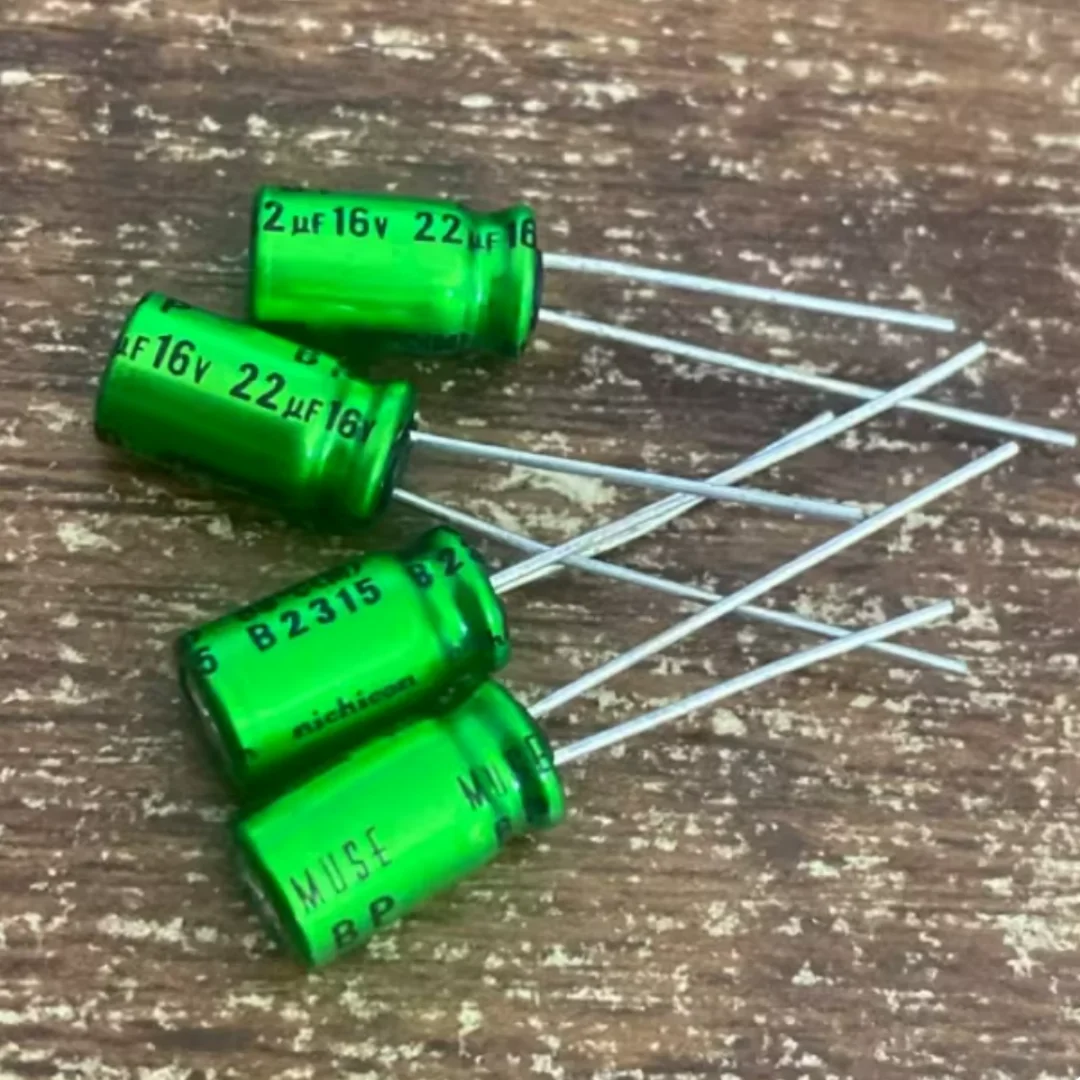 

Конденсатор Nichicon 22UF 16V из Японии, 16V22UF 6*11 MUSE BP, без полярности, медные выводы.