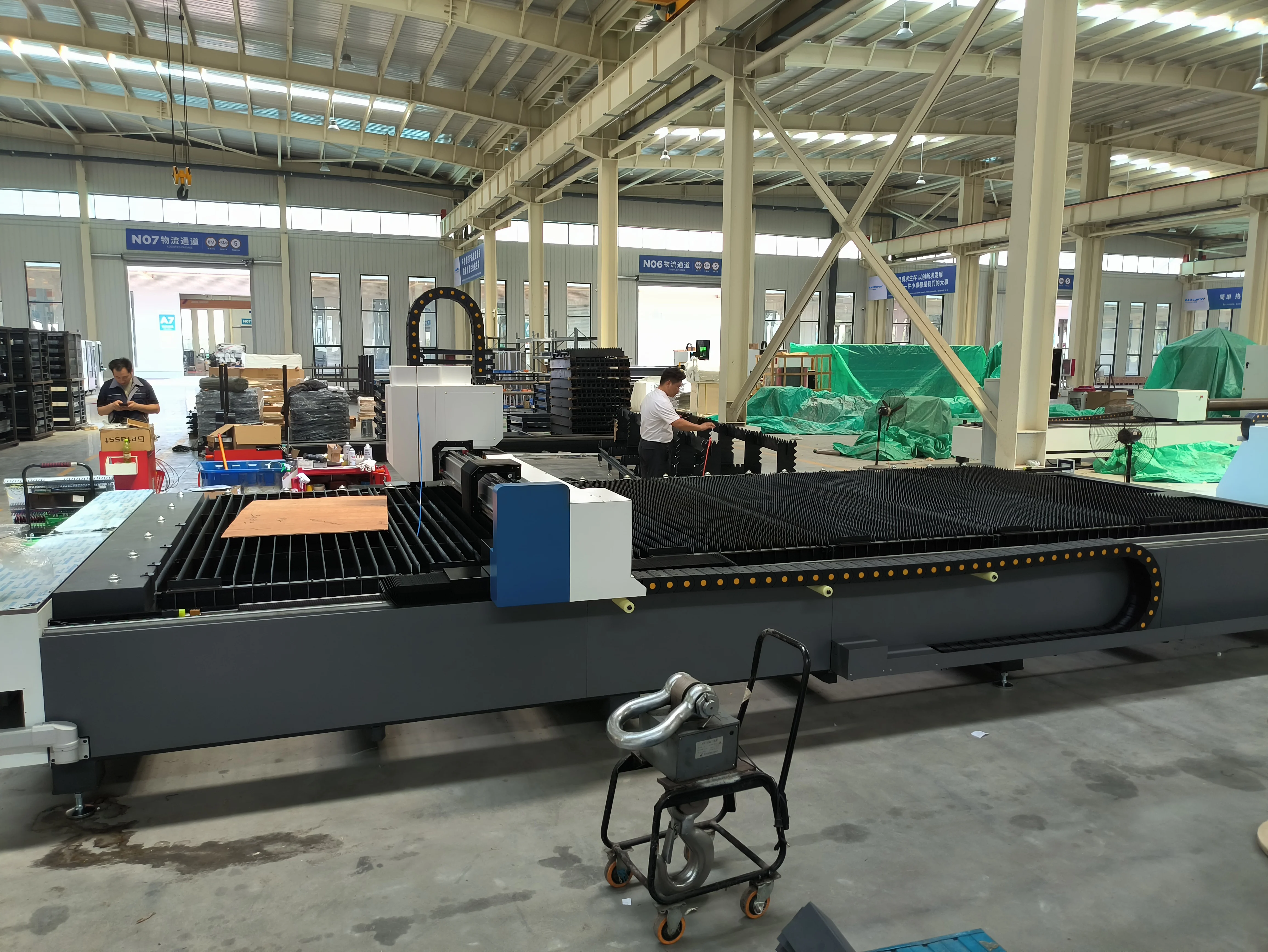 Heavy-Duty Laser Cutting Machine for Plate and Tube - Expert in Thick Plate and Tube Cutting (20mm Carbon Steel)