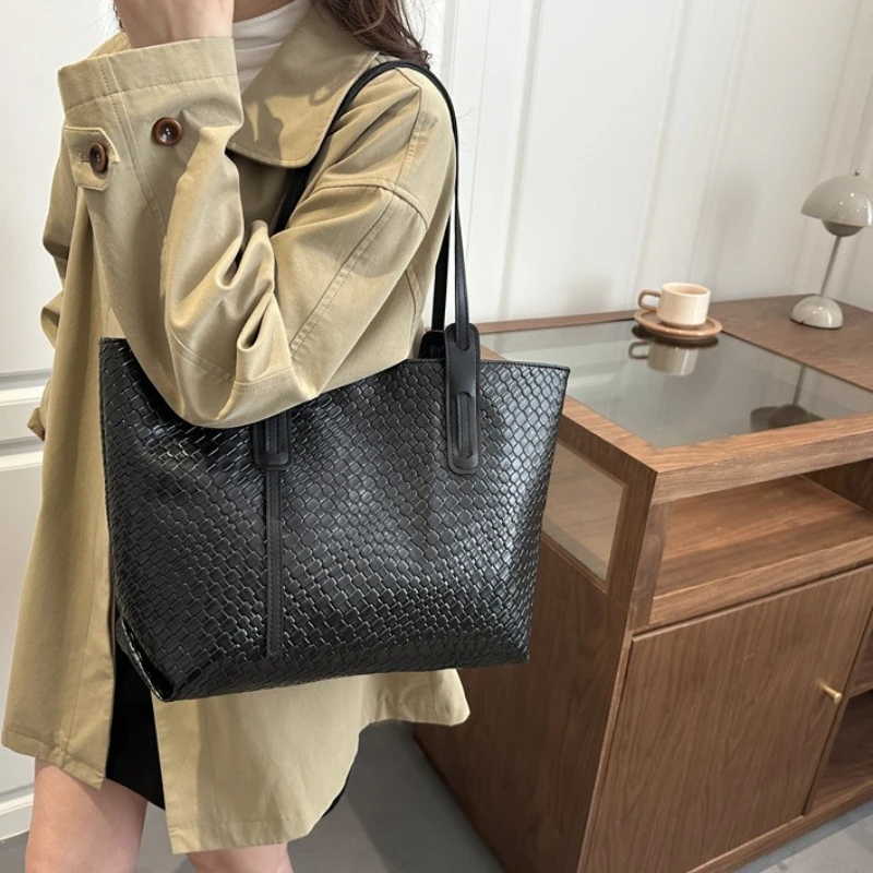 Gewebte Textur-Tragetasche, große Kapazität, weiche Lederhandtasche, elegante Alltagstasche, Pendler-Tasche, geeignet für die Arbeit – Detail 18