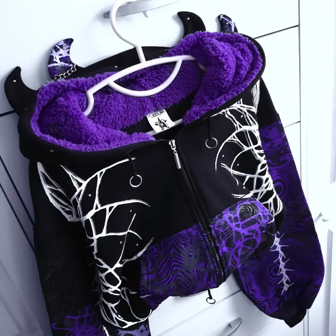 Sudadera con capucha corta con cremallera para mujer, estilo Y2K Grunge, morado y negro, con estampado de rayas y efecto craquelado, forro polar, estilo oversize, con cordón ajustable, tipo Sherpa, para chicas modernas.