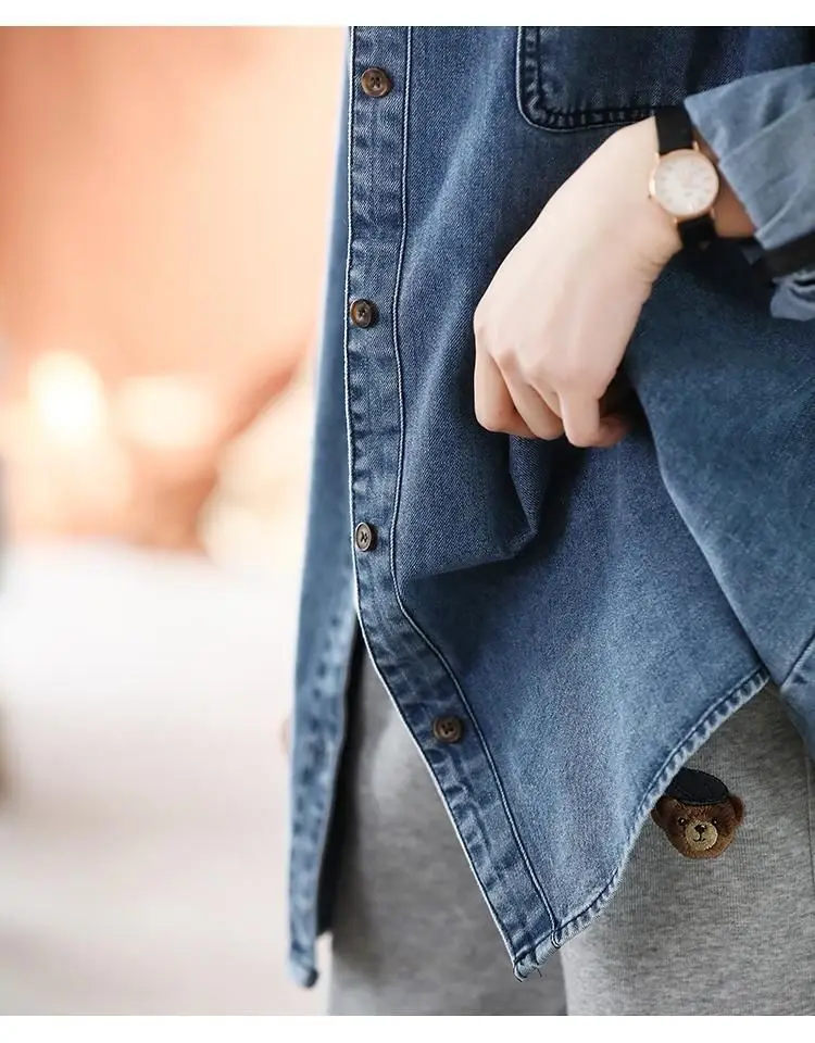 سترة نسائية بنمط جديد مع جيوب بأزرار وطية صدر السترة عصرية بلون سادة وفضفاضة ومتعددة الاستخدامات من قماش الدنيم