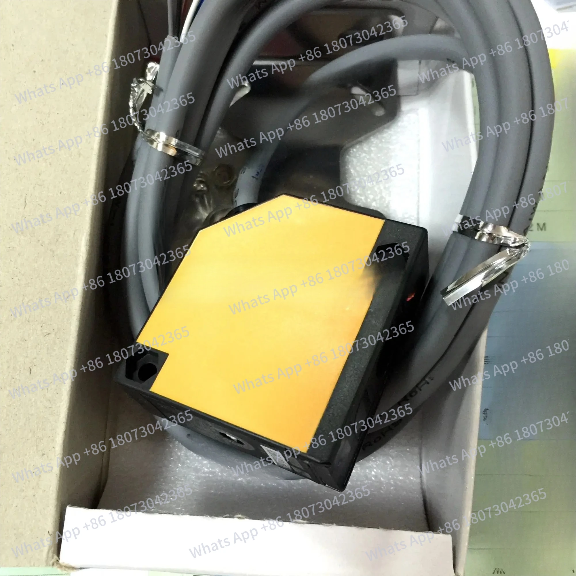 

A3R-30XBP Новый оригинальный датчик фотоэлектрического переключателя