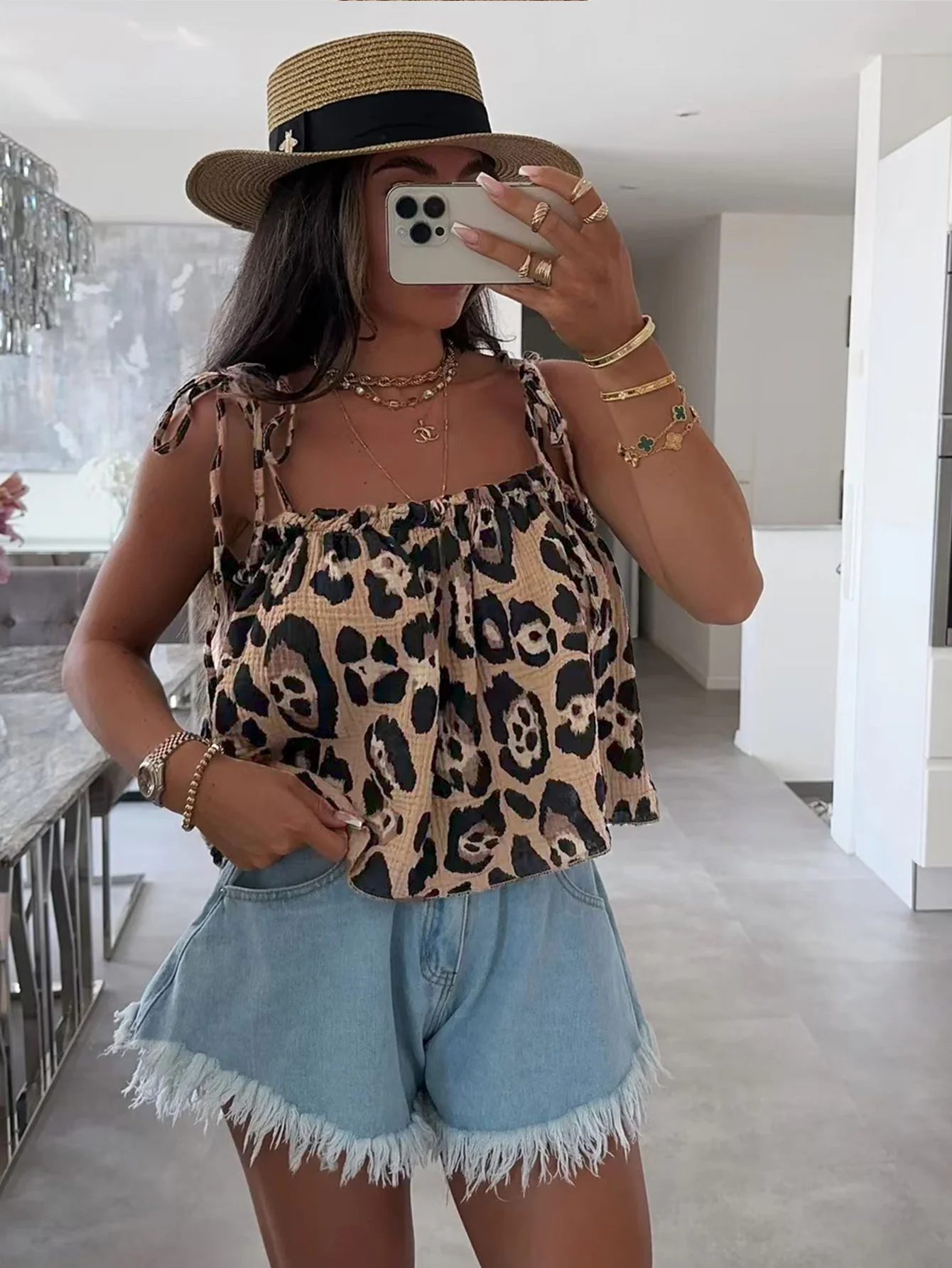 بلوزة نسائية أنيقة كلاسيكية مطبوعة عصرية مريحة بدون حمالات