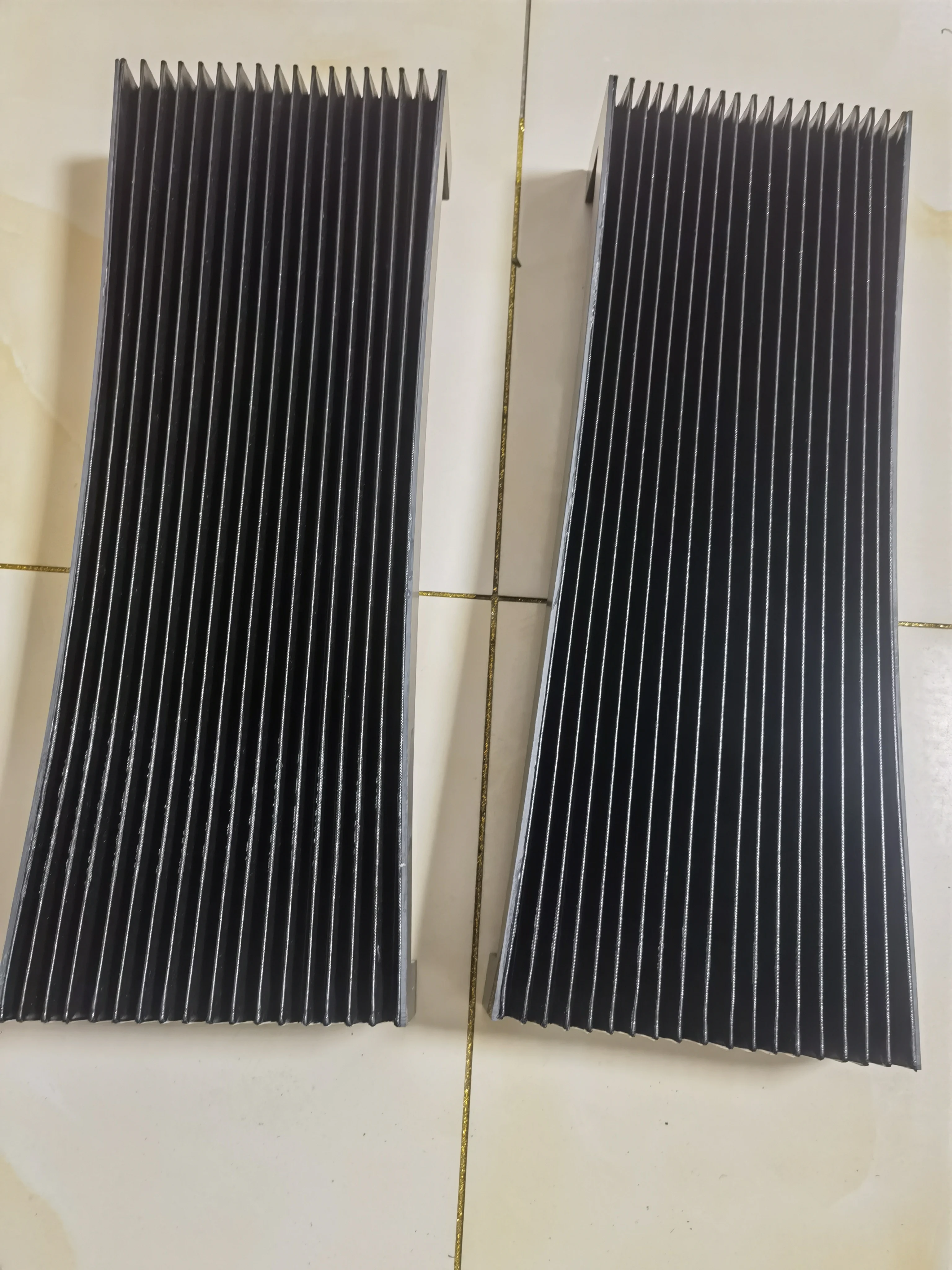 CNC Lathe Accordion Bellows Cover, Inner 165 mm X 25 mm, Outer 205 mm X 45 mm, Lmax 550 mm