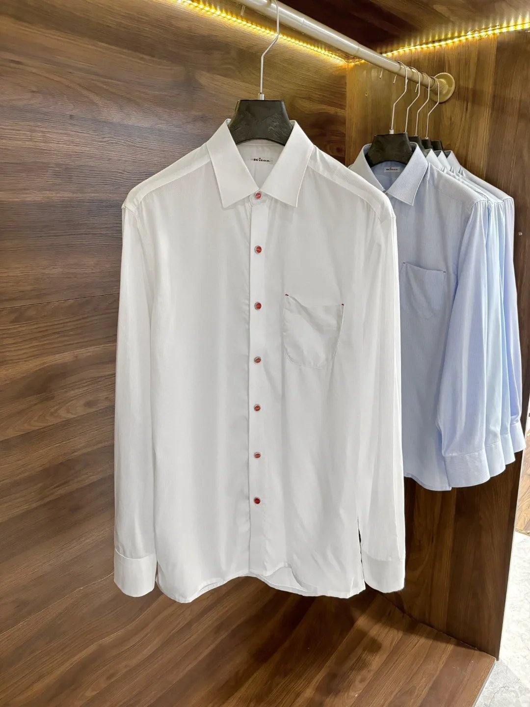 

KITON Italian business casual simple lapel long-sleeved shirt