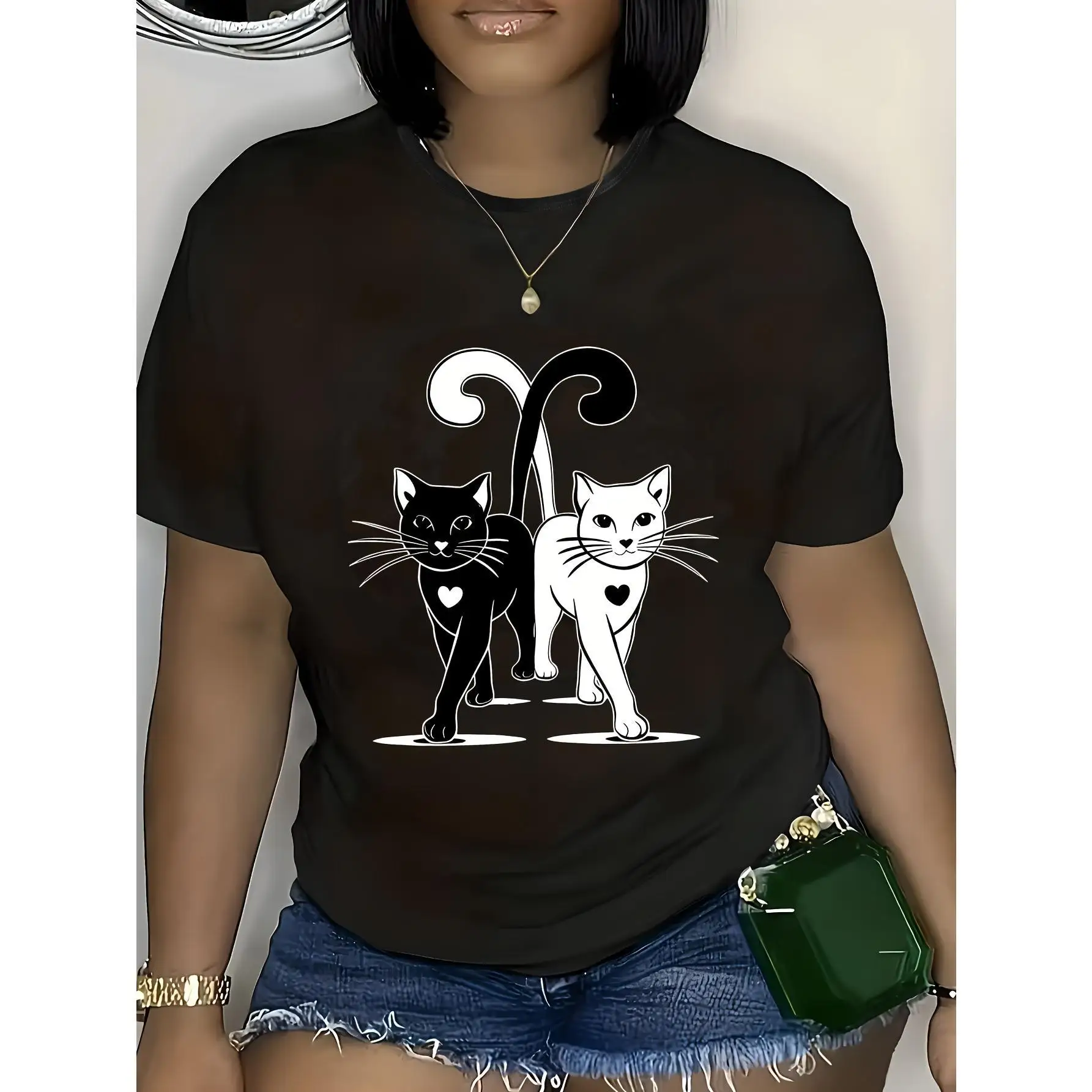 

Women's Casual Short-Sleeve T-Shirt With Black & White Cat Graphic Print - Comfortable Stretchy Round Neck Summer Top, Machine W