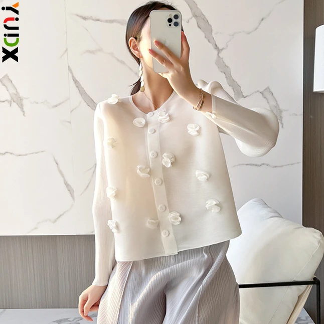 YUDX Pleated Short Coats 2022 Spring Women Shell Petal 3D Appliques White Button Cardigan Shirt Tops Designer Clothes