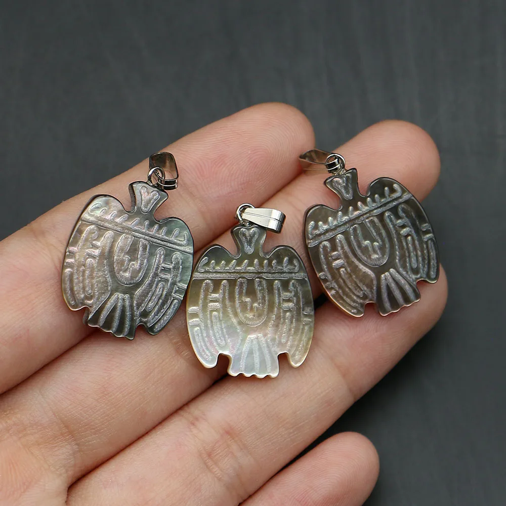 

3pcs Single-Sided Carved Eagle Shape Natural Shell Single-Hole Pendant Jewelry Accessory For DIY Fashion Necklace Jewelry Gifts