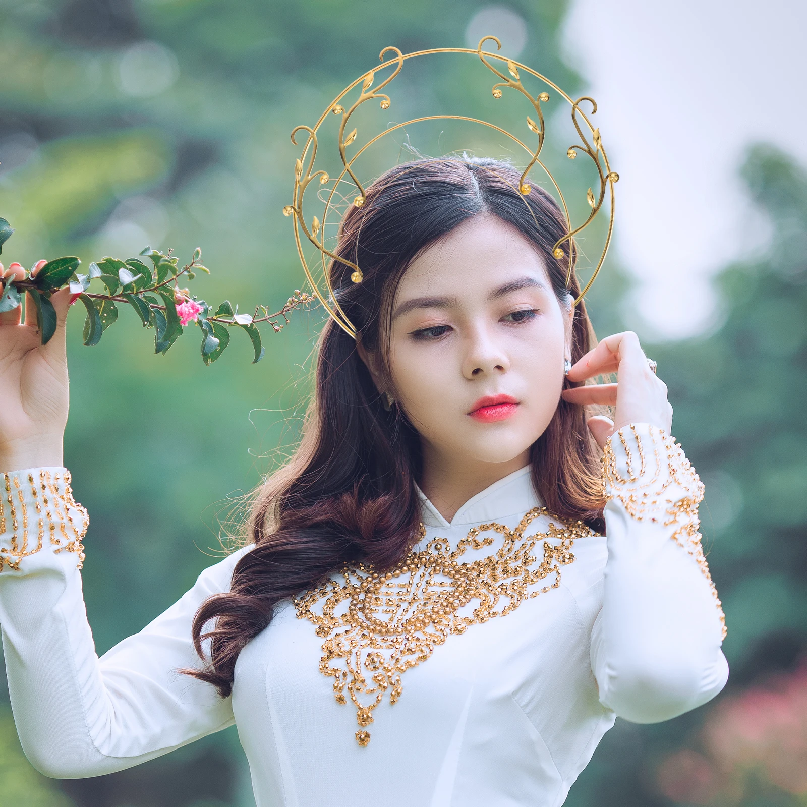 

1Pcs Alloy Headband Ancient Chinese Hair Crown Elegant Hairband for Wedding Party Prom Bridal Wear Eye-Catching Headpiece