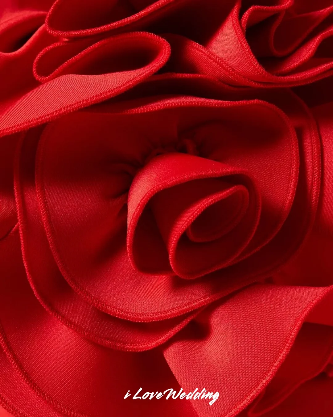 فستان سهرة أحمر بدون حمالات 2025 ساتان بدون أكتاف 3/4 كم زهرة حورية البحر طول الأرض سويب تراين فستان مطوي حسب الطلب