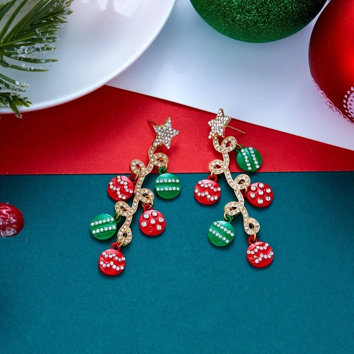Bunte Strass-Weihnachtspullover-Geschenkbox-Ohrhänger für Damen, Weihnachts-Schneeflocken-, Schlittschuh-, Glühbirnen- und Haus-Ohrringe, Schmuck – Detail 29