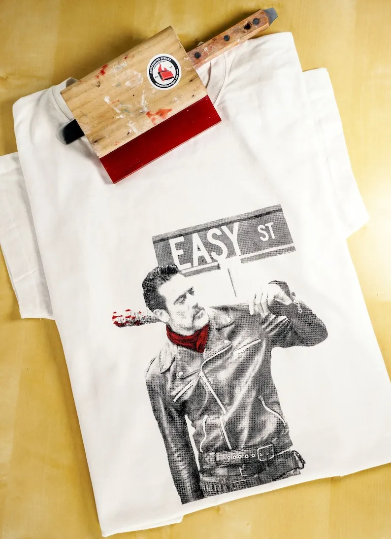 Π€ΡΡΠ±ΠΎΠ»ΠΊΠ° Ρ Π΄Π»ΠΈΠ½Π½ΡΠΌ ΠΈΠ»ΠΈ ΠΊΠΎΡΠΎΡΠΊΠΈΠΌ ΡΡΠΊΠ°Π²ΠΎΠΌ Β«Π₯ΠΎΠ΄ΡΡΠΈΠ΅ ΠΌΠ΅ΡΡΠ²Π΅ΡΡΒ» Π€ΡΡΠ±ΠΎΠ»ΠΊΠ° Ρ Π΄Π»ΠΈΠ½Π½ΡΠΌ ΠΈΠ»ΠΈ ΠΊΠΎΡΠΎΡΠΊΠΈΠΌ ΡΡΠΊΠ°Π²ΠΎΠΌ Β«Π₯ΠΎΠ΄ΡΡΠΈΠ΅ ΠΌΠ΅ΡΡΠ²Π΅ΡΡΒ»