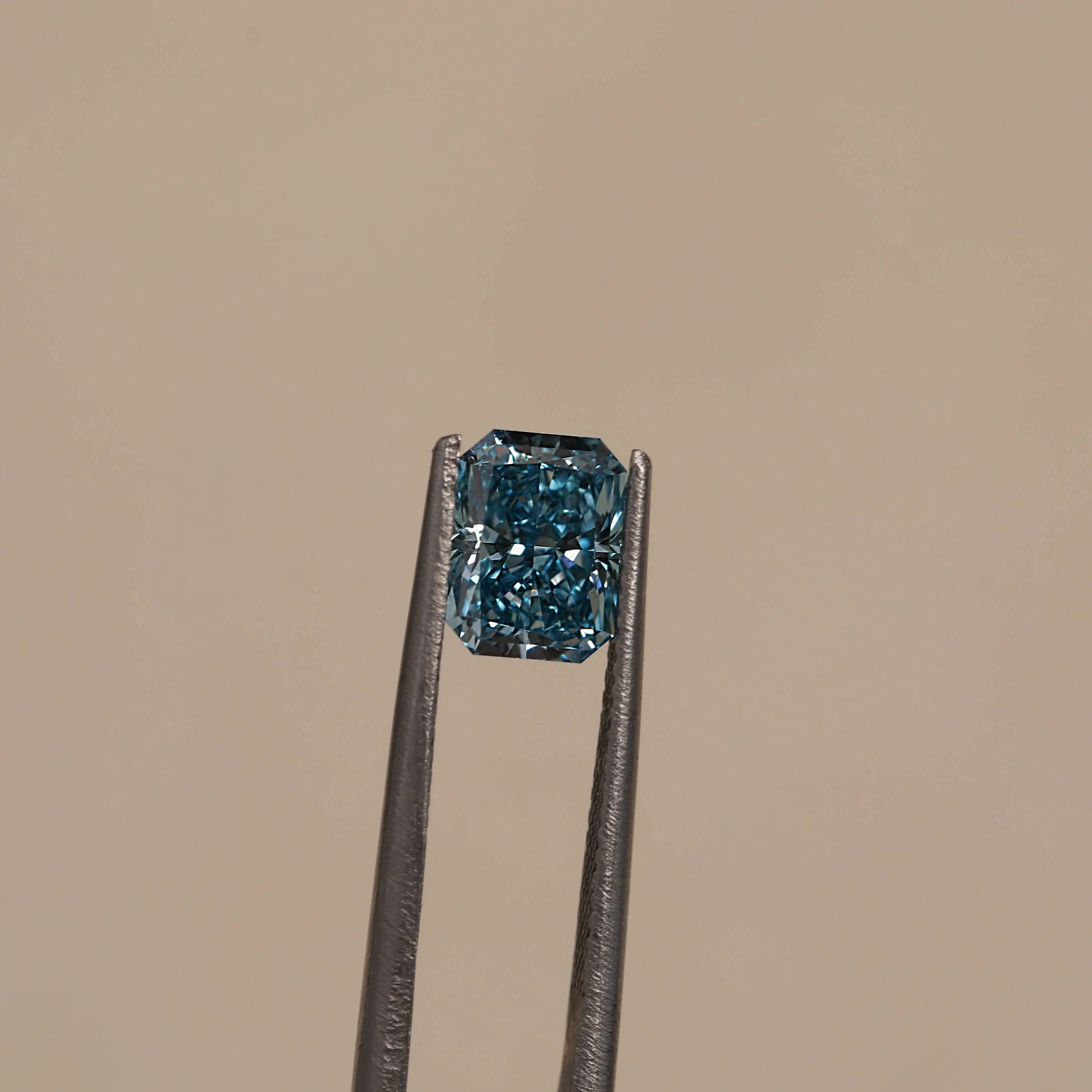 High Quality 1.75 ct Raradine Cut Lab-Grown Diamonds / Filled Fancy Blue Lab-Grown Diamond Loose Stones for Fine Jewelry.
