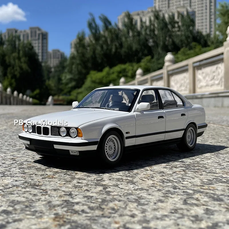 1988 535I E34 535 Minichamps Original Factory 1:18 5 Series Simulation Alloy Car Model