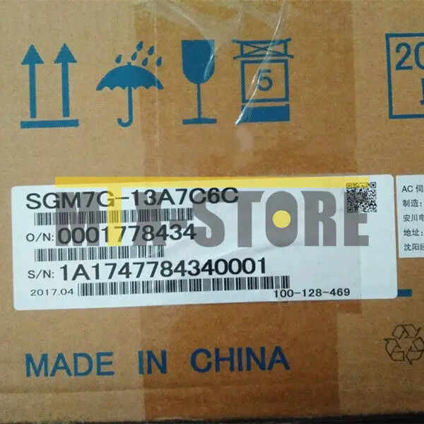 1pcs Brand New ones YASKAWA servo motor SGM7G-13A7C6C