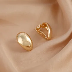 European American Fashion New Earring French Light Luxury Women Water Droplet Shaped Ear Clip High-end Feeling Simple Smooth