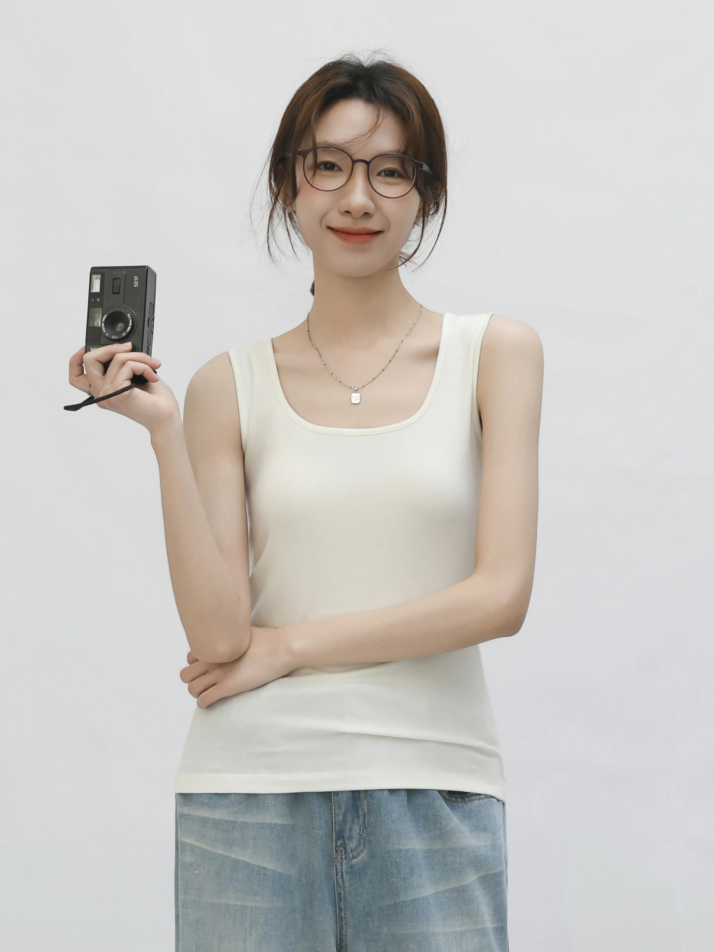 

Laceuller Wool Acetate Lyocell Women's Svel U-Ne Tank Top Breathable Lightweight Slim Fit Base Layer Vest irt