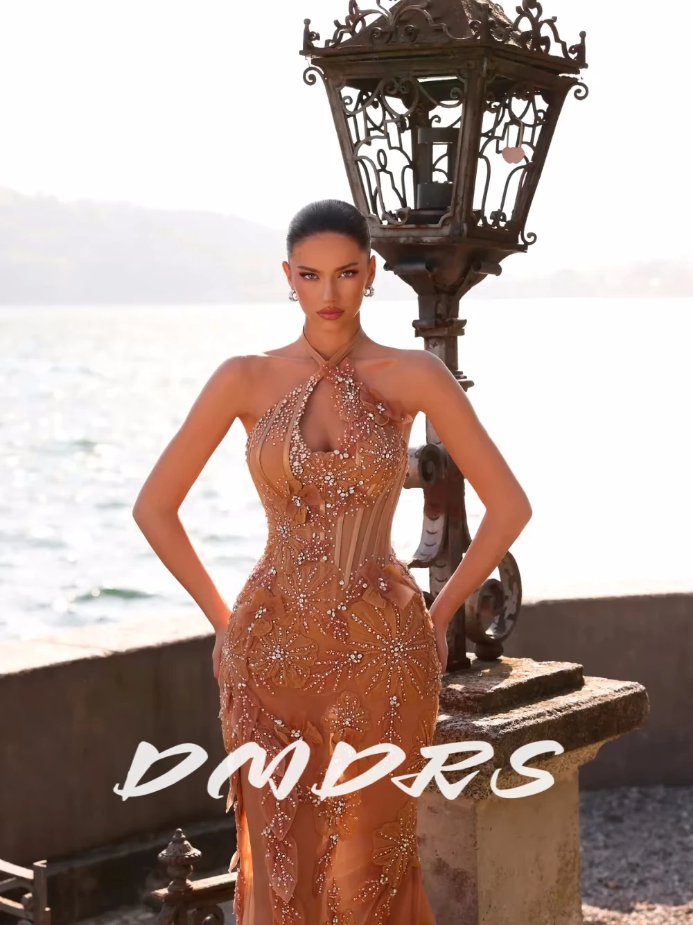 

Visible Corset Bones Stunning Floral Appliques Evening Dress Beaded Mermaid Sexy Halter Customized Chic 3D Leaf Prom Gown