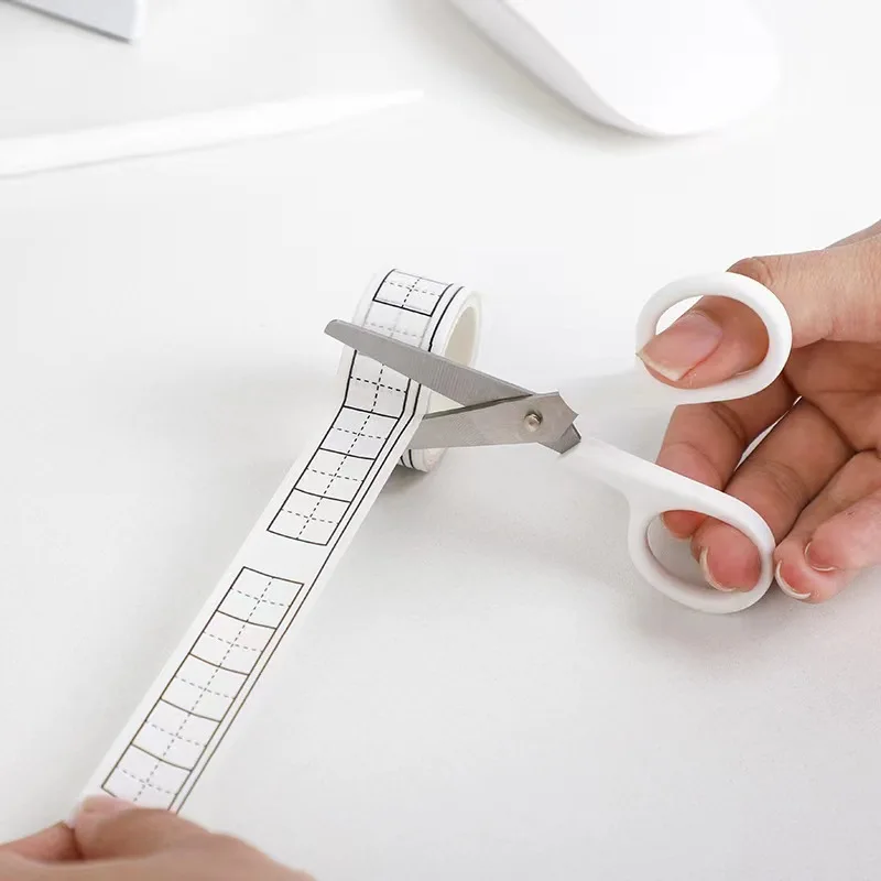 Рисунок 3 - Мини-ножницы белого цвета INS стиль