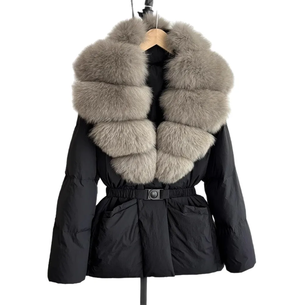 ملابس نسائية لعام 2025 بياقة كبيرة من الفرو ورباط قصير وخصر للأسفل سترة شتوية جديدة 0920