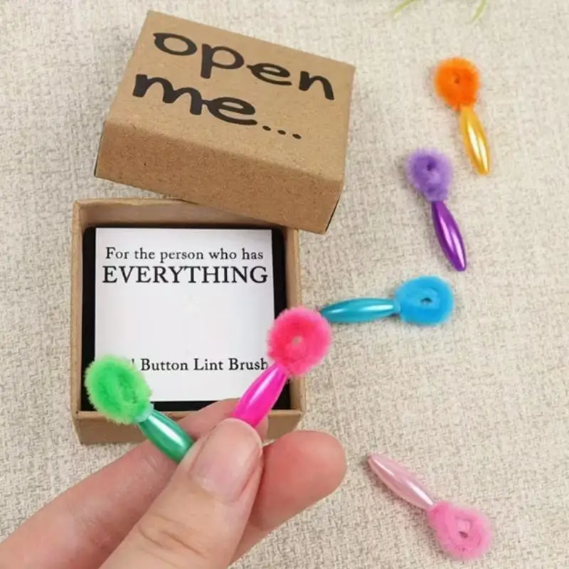 1Pcs Lucky Small Gifts Funny Belly Button Brush Pocket Hug Lover Best Friend Gift Novelty Thoughtful Gift For Family