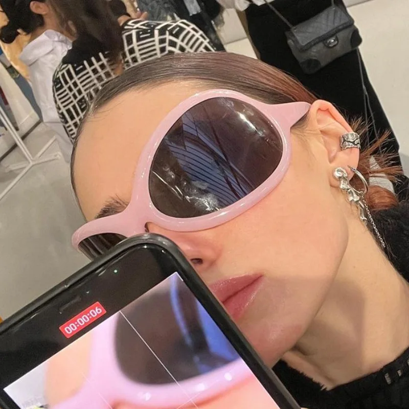 Übergroße Y2K-Sonnenbrille für Damen, trendig, großer Rahmen, Vintage-Sonnenbrille, modisch, futuristisch, Punk, Silbertöne, 2000er-Jahre – Detail 2