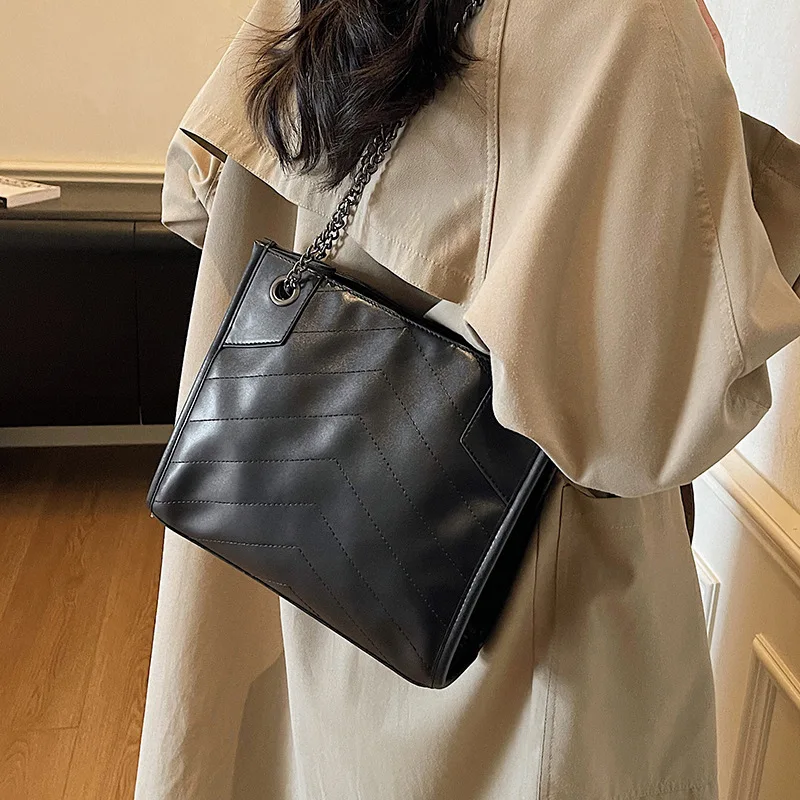 

Текстурированная сумка через плечо 2025 года, просторная женская сумка-тоут, осенне-зимняя сумка через плечо, универсальная сумка «день-ночь», шикарный слинг