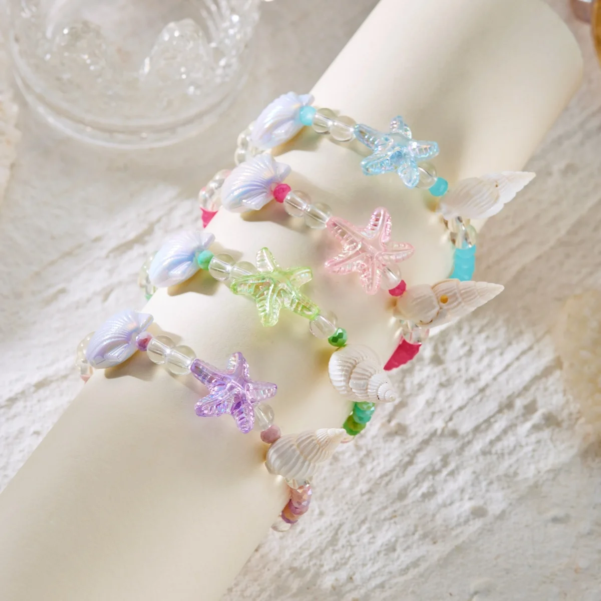 Armbänder aus Kunstharz mit Seesternen, Muscheln und Reisperlen für Damen und Herren, trendige Seestern-Ozean-Strand-Armreifen, Sommerurlaub-Party-Schmuck – Detail 4