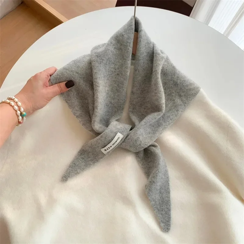 Koreanischer Streifen-Dreiecksschal aus 100 % Wolle, dreieckiger Schal für Männer und Frauen, britisches Nischen-Kopftuch, gestrickt, multifunktionaler warmer Schal – Detail 18