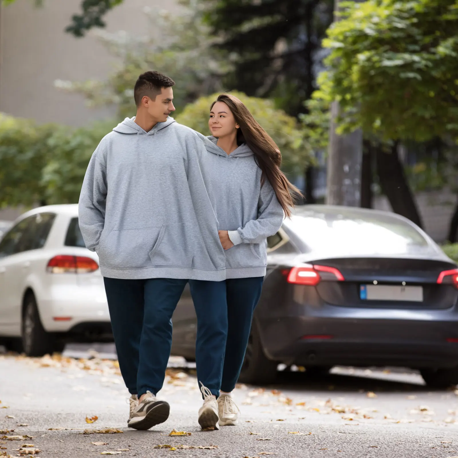funny-conjoined-hoodie-for-couples-oversize-two-person-hooded-sweatshirt-shared-cozy-matching-apparel-romantic-outing-funny
