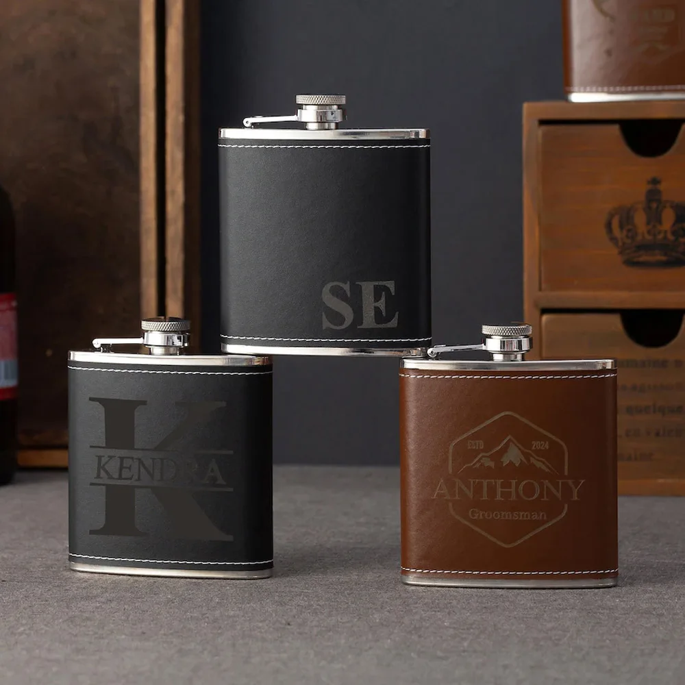 

Customized Personalized Text Leather Stainless Steel Hip Flask Portable Whiskey Flask For Father Groomsmen Wedding Men Gift