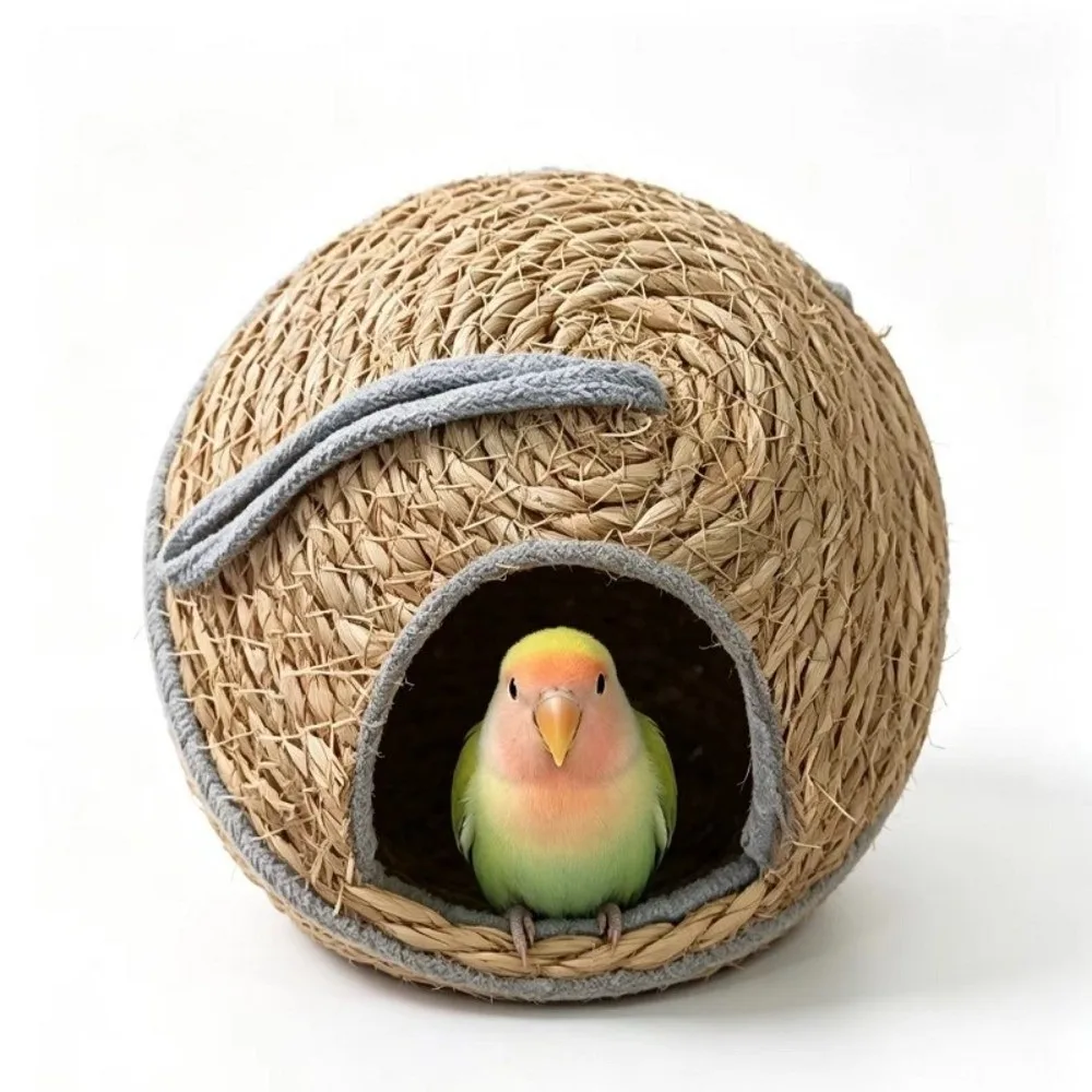 Hand-Woven Weaved Bird House Grass Woven Hanging Design Hanging Parrot Nest Breathable Outdoor Bird Shelter Outdoor Garden