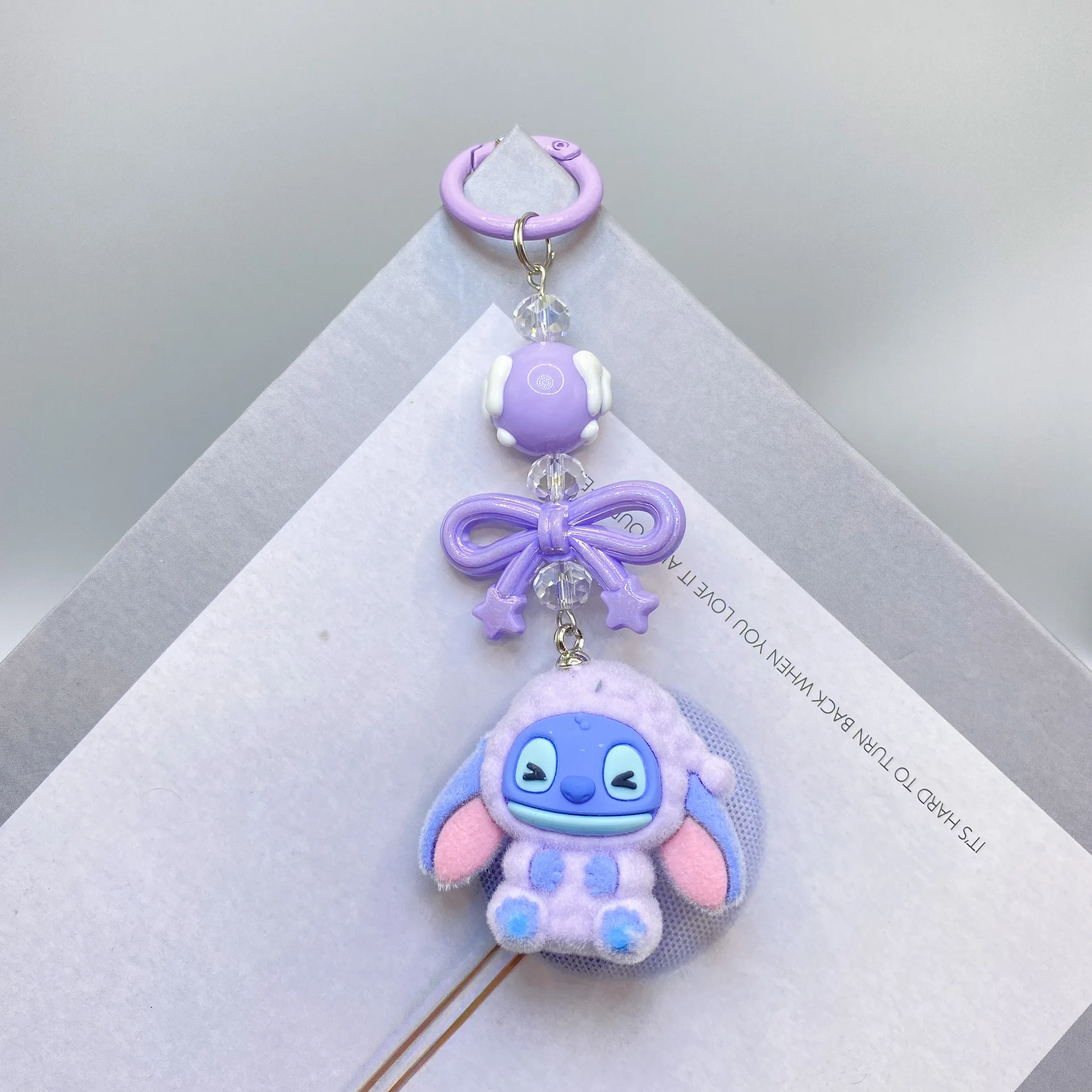 قلادة تمثال كرتونية مبتكرة لحقيبة ظهر الطلاب، وإكسسوار حقيبة الفتيات، وهدية لزملاء الدراسة وأفضل الأصدقاء في عيد الميلاد.