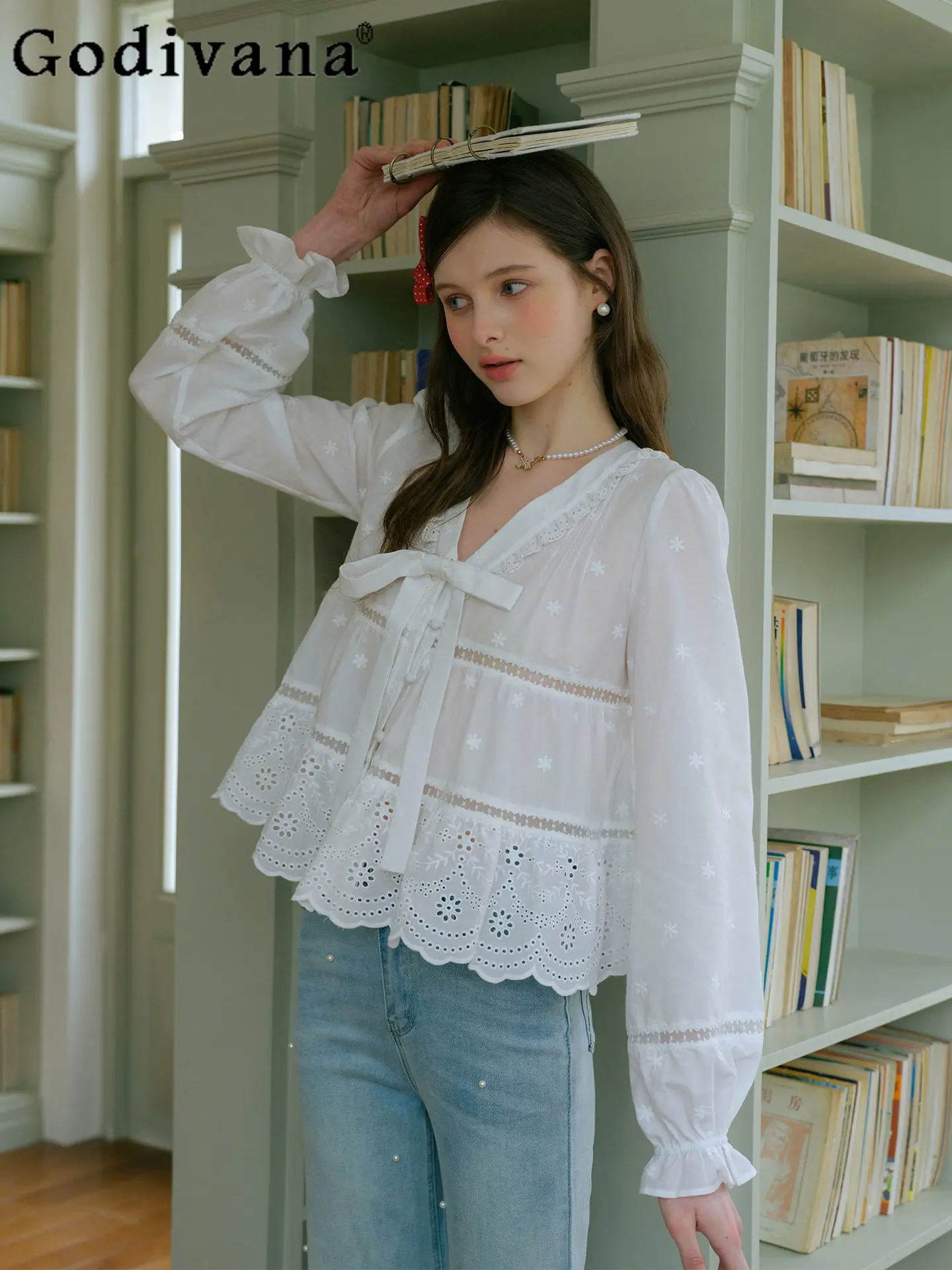 

2026 Spring New French V-neck Bow Top Sweet Cute White Lantern Sleeve Daily Work Clothing Versatile Blouse for Women