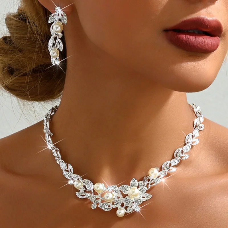 

Cross-border Jewelry Wholesale Middle Eastern Hot-selling Bride Jewelry Set Alloy Pearl Rhinestone Necklace Earrings Two-piece S
