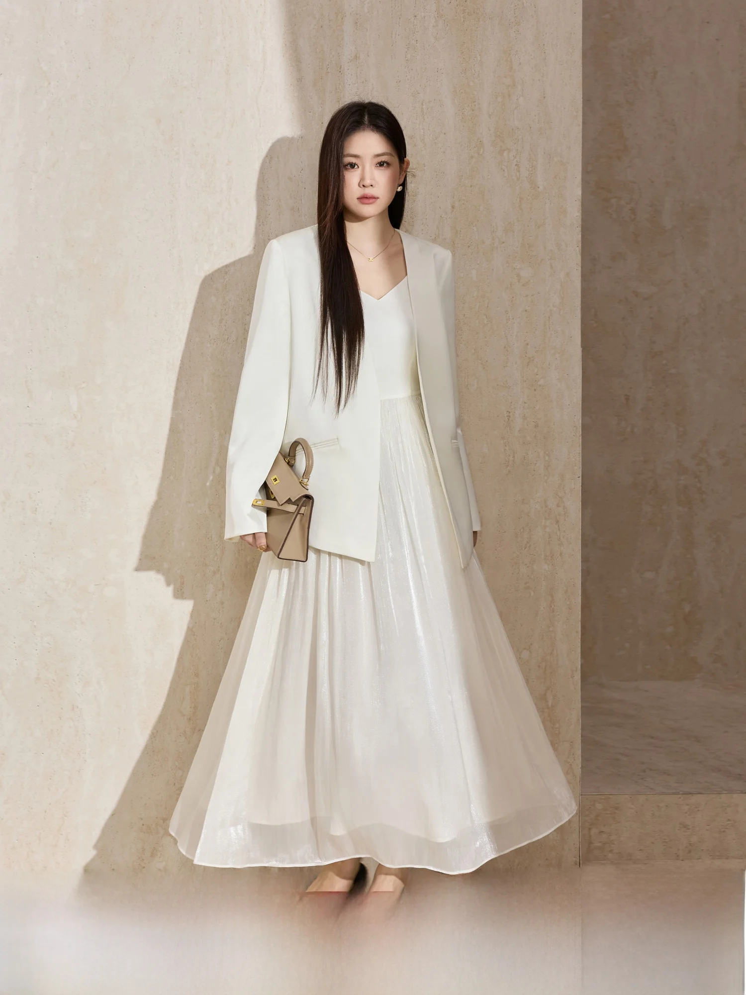 

Атласный костюм Ele plus Size Jaet с завязкой на талии и бретельками Dr Set Blue Language Luxury Feel V Ne Long Sve