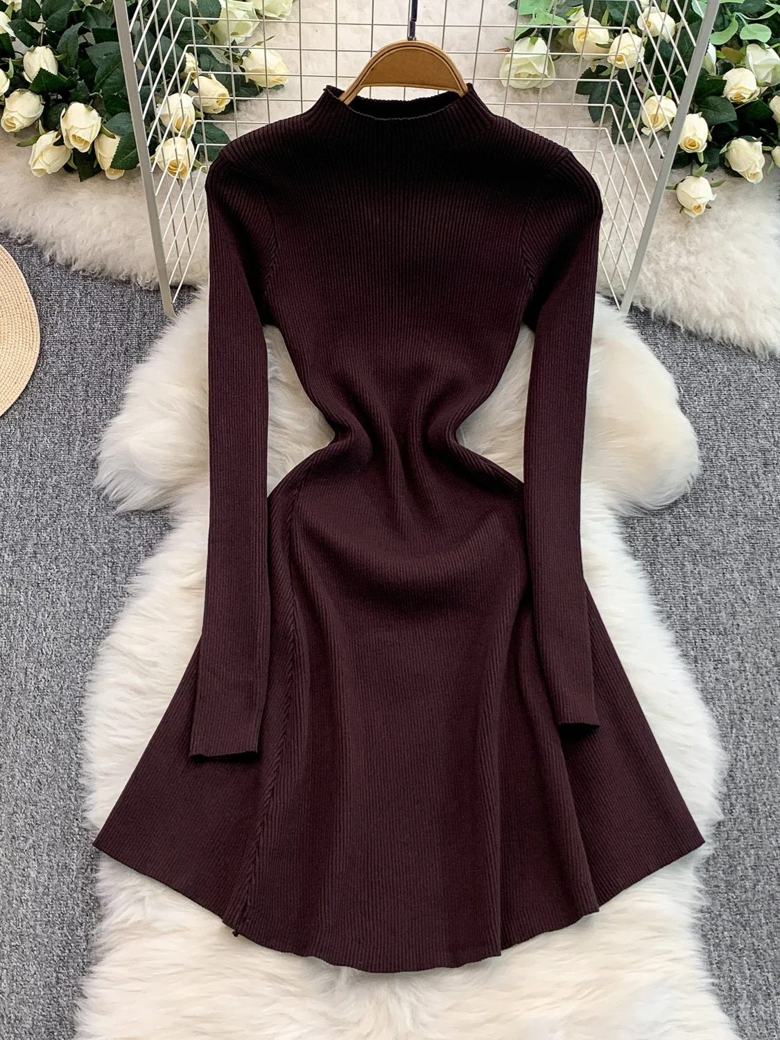 슬림 니트 미디 드레스 하프 하이 칼라 긴팔 단색 골지 미디 길이 A라인 스커트 출근룩 가을 신상