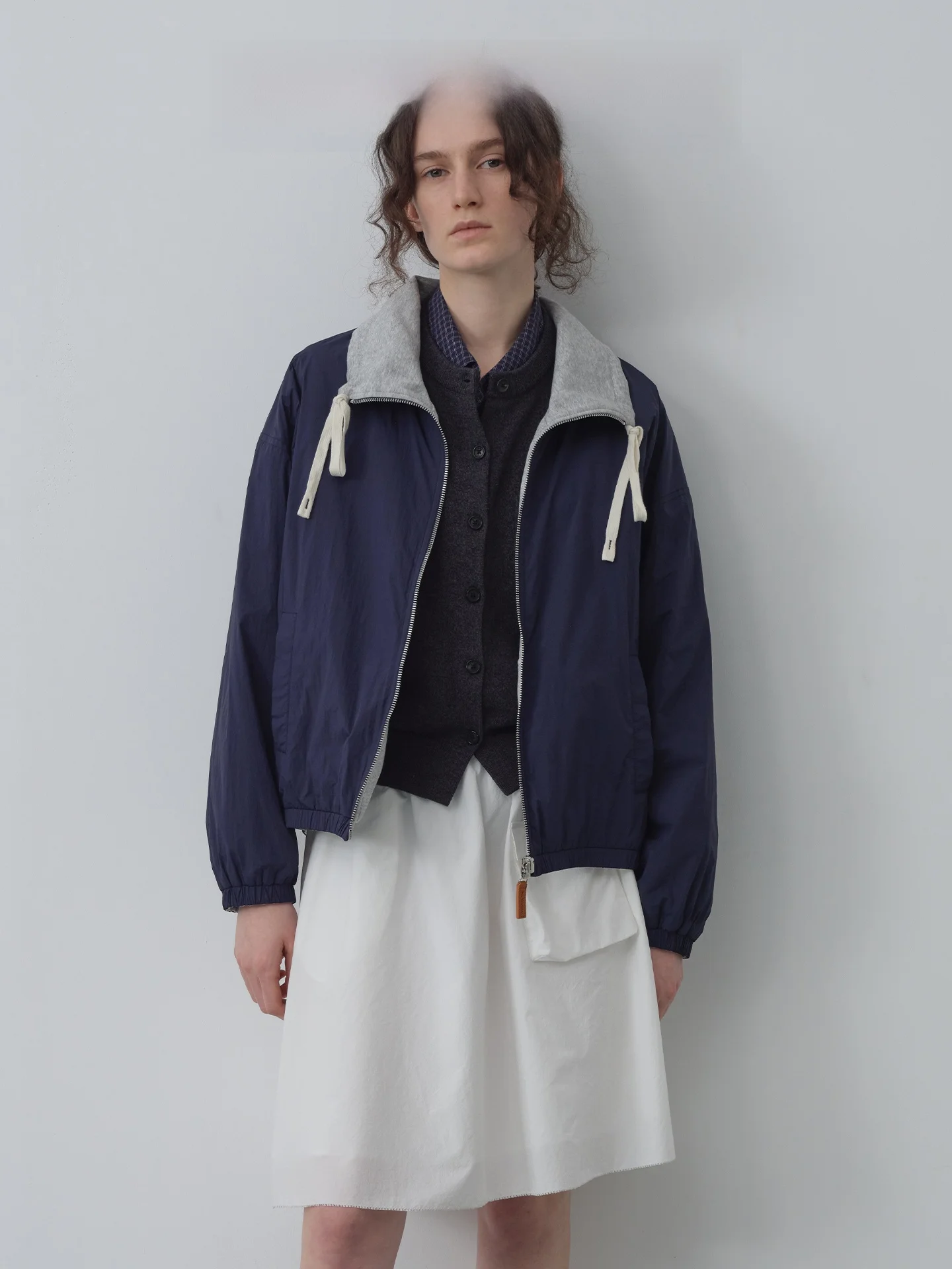 

Двусторонняя повседневная куртка из нейлона и хлопка с воротником и шнурком, сине-серая, в стиле колор-блок, женская короткая куртка the Fewfew