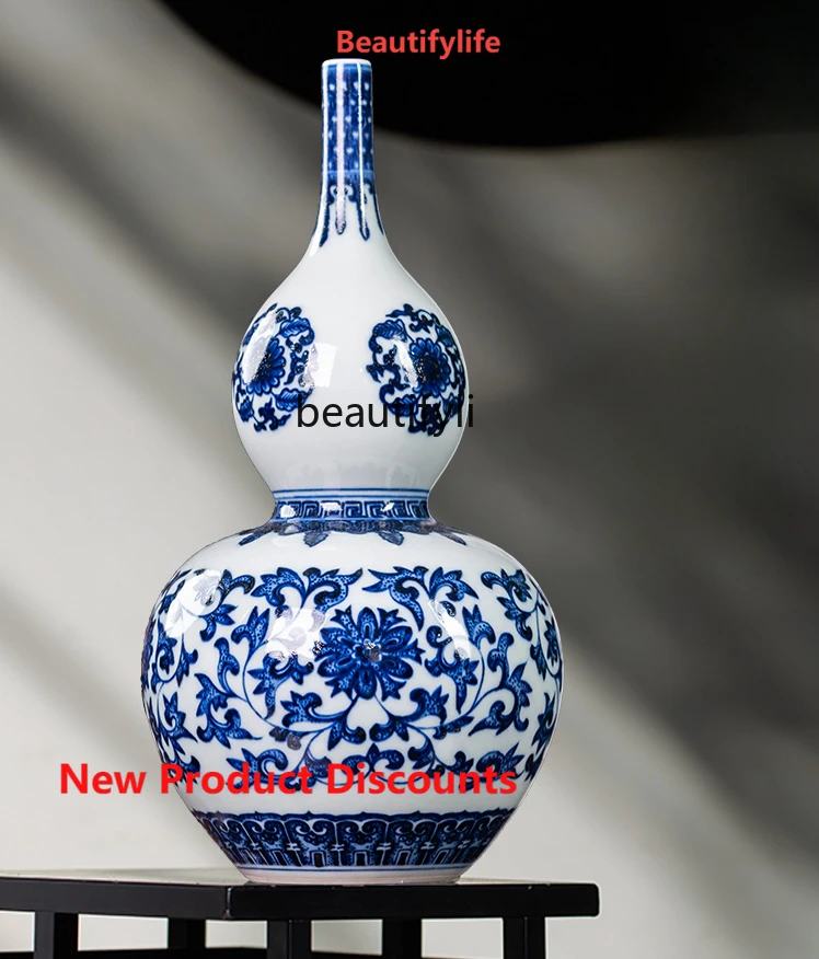 

Jingdezhen Ceramics Ornaments Chinese Double-Gourd Vase Hand Painted Blue and White Porcelain Curio Shelf Decoration Ornaments