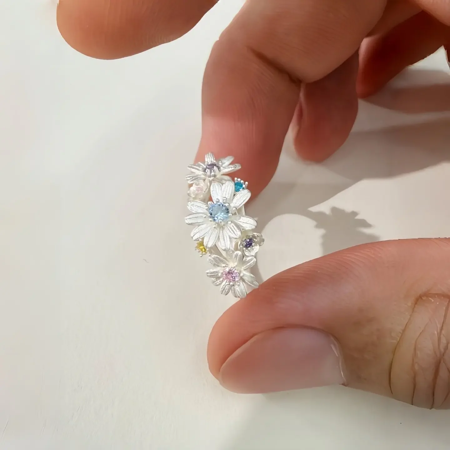 Spring Daisy Flower Ring Korean Style  And Sweet Middle Finger Ring with Brushed Surface for Women Daily Wear Fashion Je...