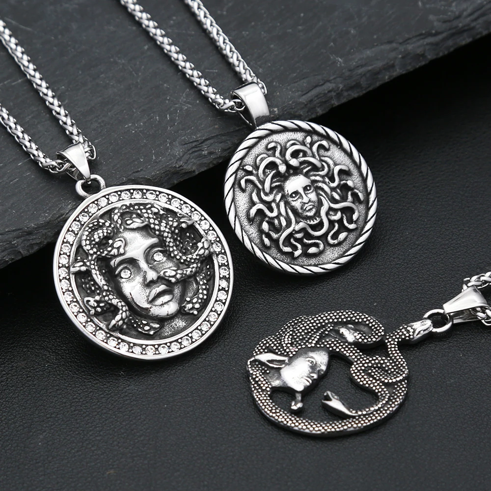 Gothic Classic Medusa Pendant  - đánh giá và giá Men Accessories Necklace