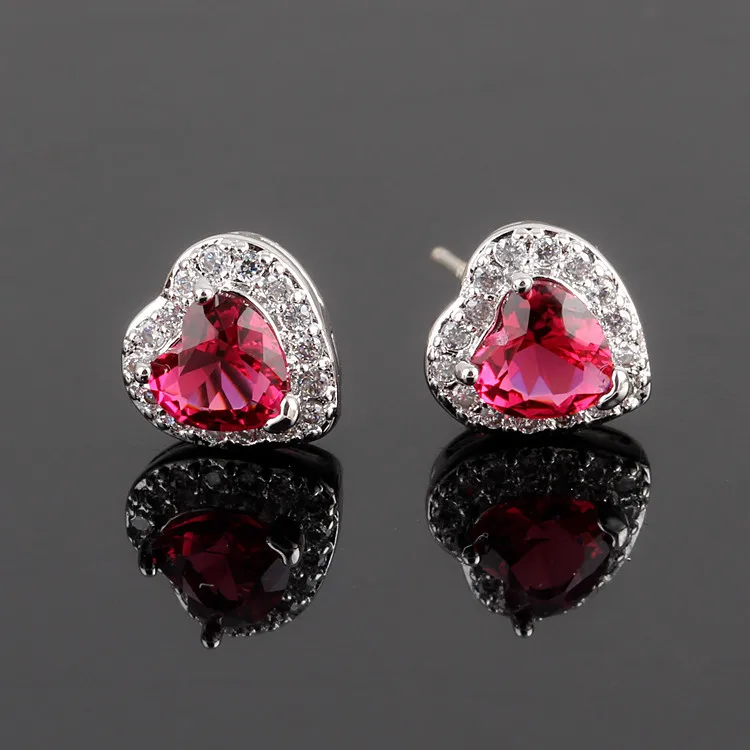 

Love crystal zircon earrings Korean version minimalist earrings 925 silver needle female earrings