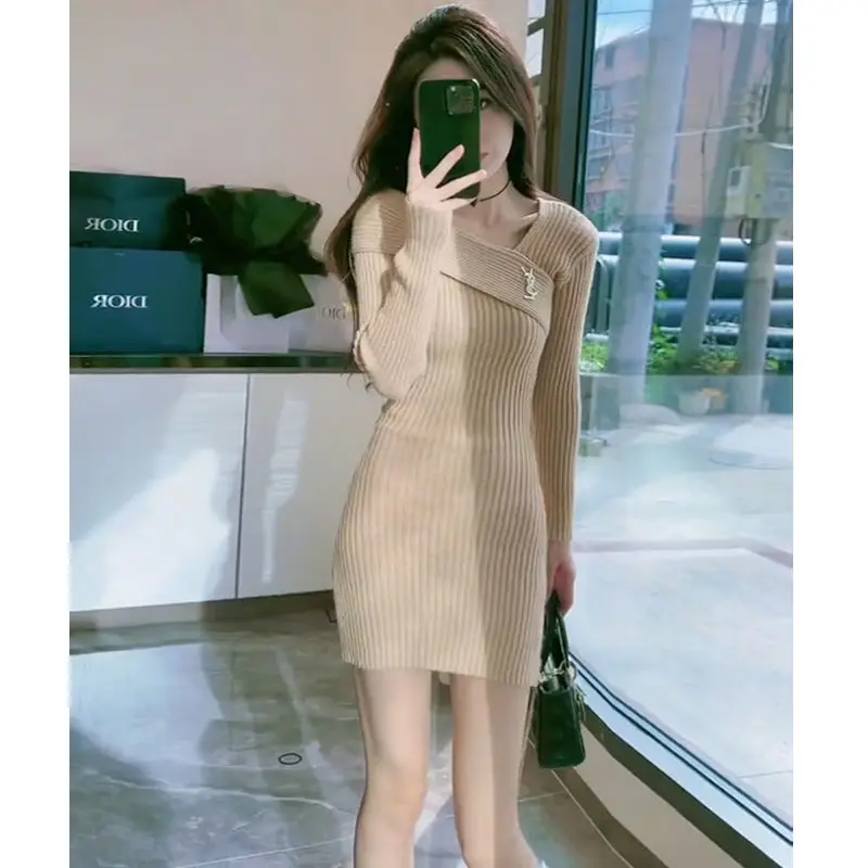 Pure Desire Style Slimming Knitted Dress for Women's Autumn and Winter New Design Sense Small Bottom Bag Hip Short Skirt Trendy