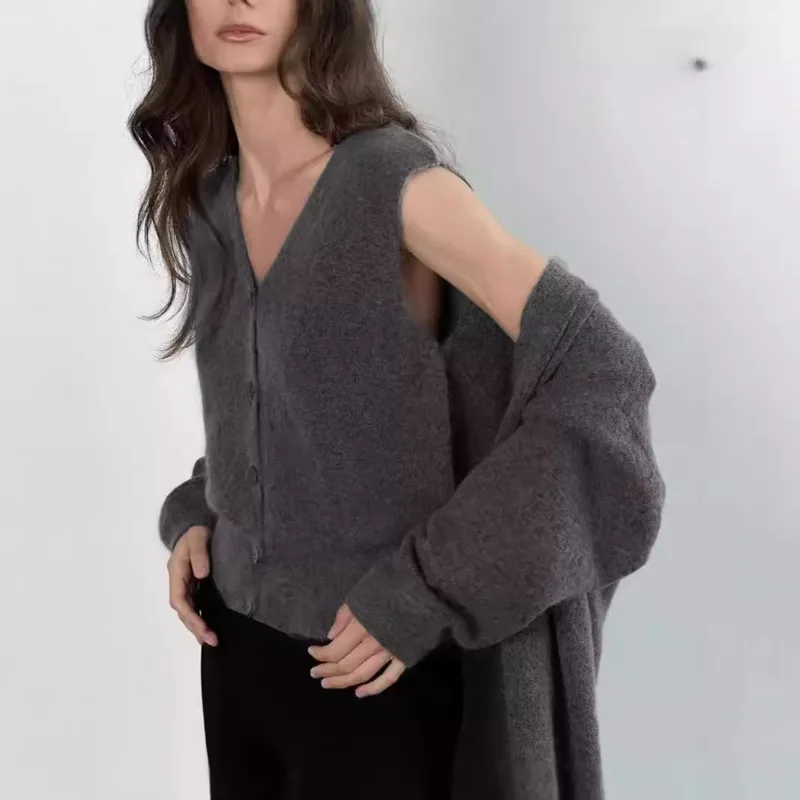 سترة متماسكة جديدة لخريف وشتاء 2025 سترة طويلة مكونة من قطعتين ملابس نسائية على طراز OL مثالية للتنقل المكتبي الأنيق وغير الرسمي اليومي