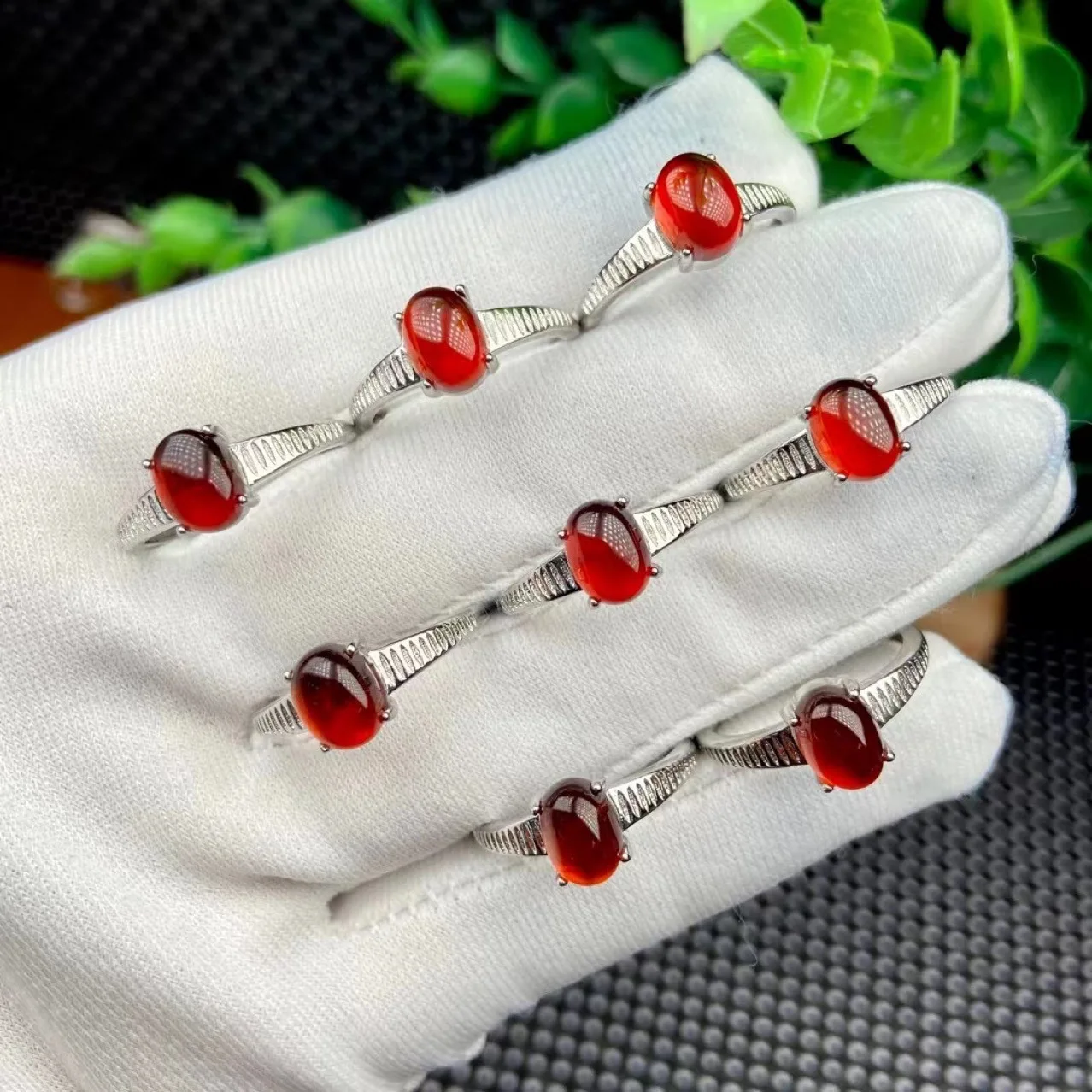 

Wholesale 10pcs/lot Natural Garnet 6x8mm Oval Shape Ring Semi-Precious Gemstone Jewlery Finger Rings,Adjustable