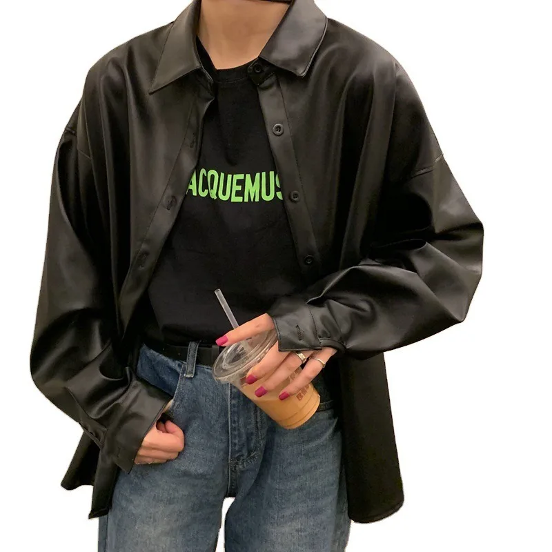 เสื้อแจ็คเก็ตผู้หญิง หนัง PU แขนยาว ปกเสื้อแบบปกเชิ้ต ติดกระดุมแถวเดียว ทรงหลวม สไตล์นักขี่มอเตอร์ไซค์ เหมาะสำหรับฤดูใบไม้ผลิและฤดูใบไม้ร่วง สีดำ ทำจากหนังเทียม