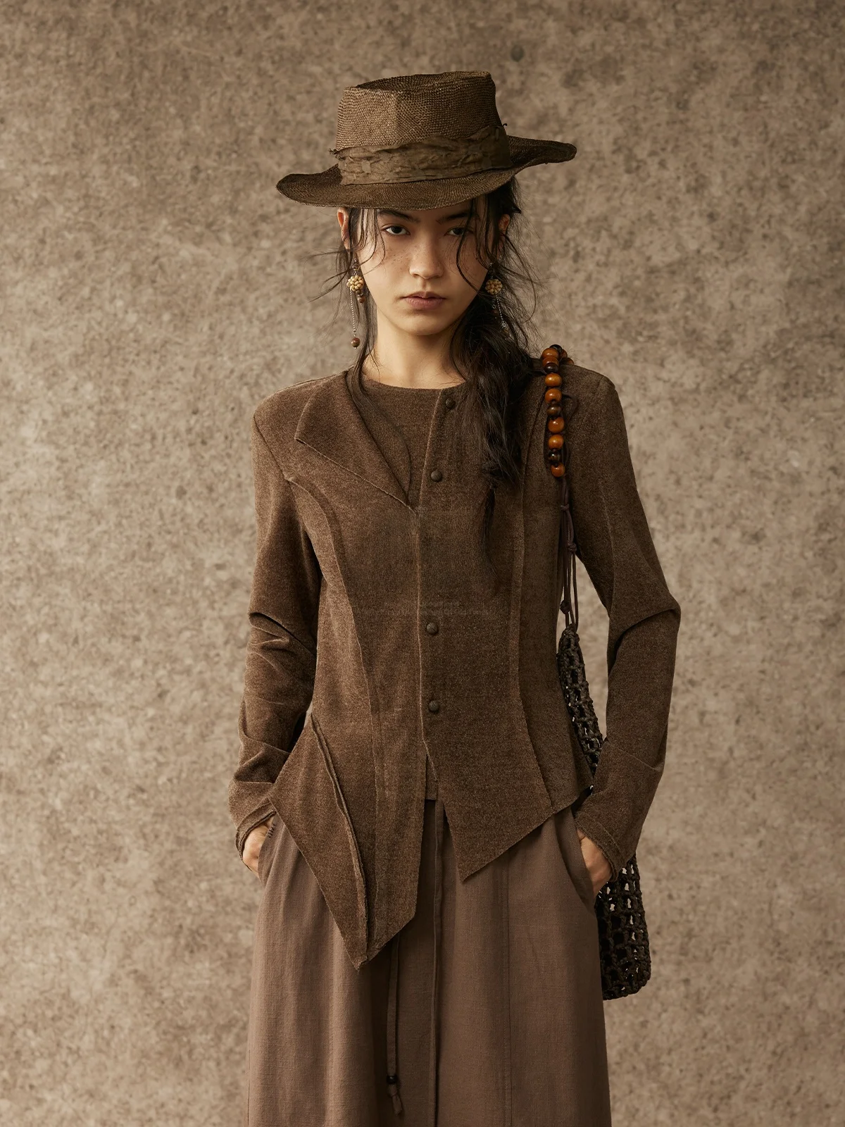 

alpa Lew Velvet Texture Patchwork Splitting Irregular Two-Piece Effect Slim Fit Long Sve round Neline Faion Top