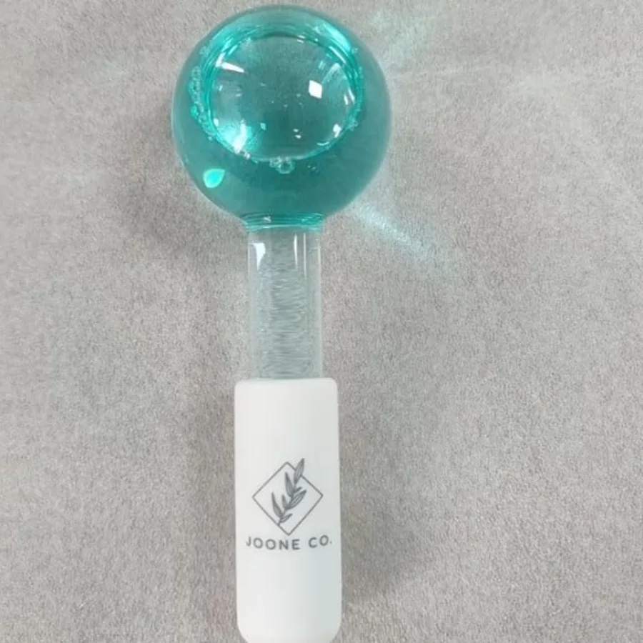 ลูกโลกน้ําแข็งสําหรับใบหน้า 2 แพ็ค Cryo ลูกโลกสําหรับใบหน้าคอตา Skin Care เครื่องมือสําหรับ Dark Circles ริ้วรอยการผลิตคอลลาเจน Facial